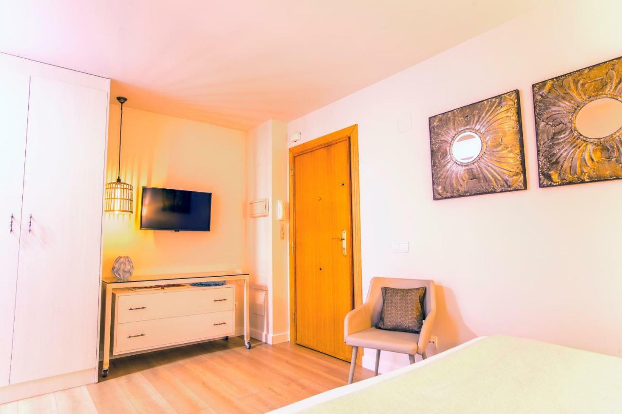 Apartamento Malaga Beach Экстерьер фото